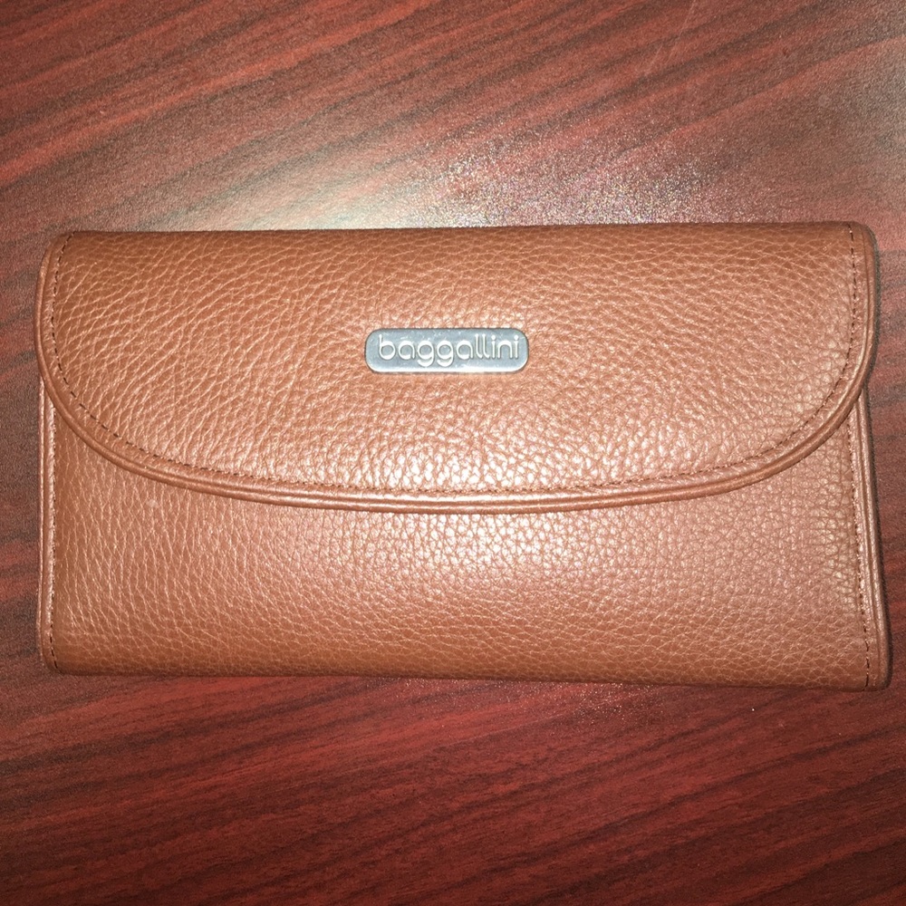 Brown tri-fold wallet
